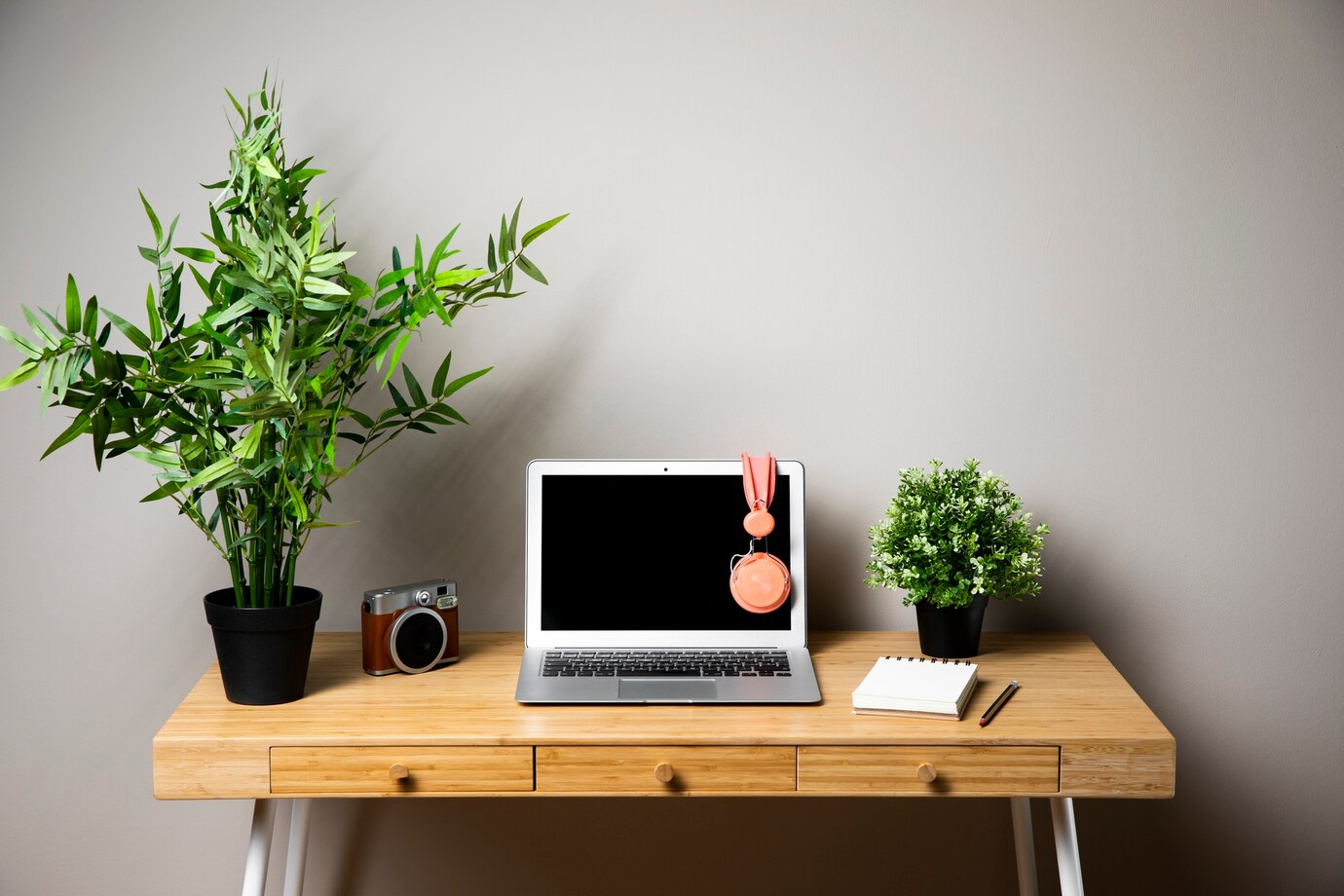 L-Shaped Corner Desk